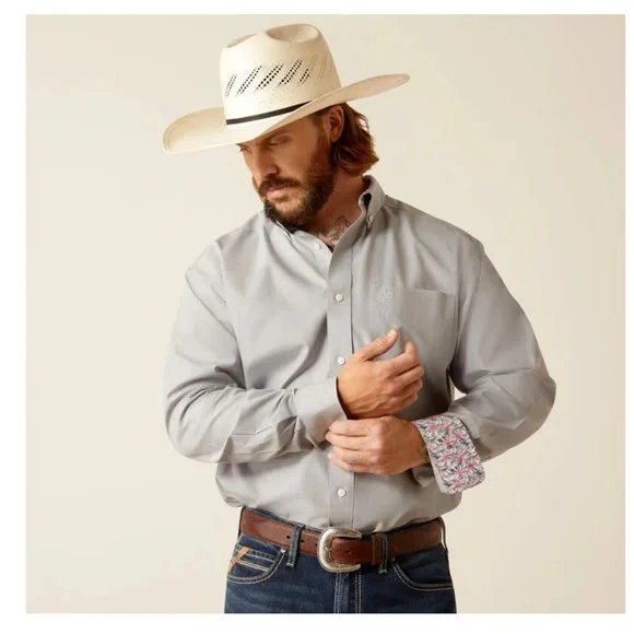 NWT ARIAT WF Solid Pinpoint Oxford LS Men’s Shirt (Harbor Mist) - Picture 1 of 10